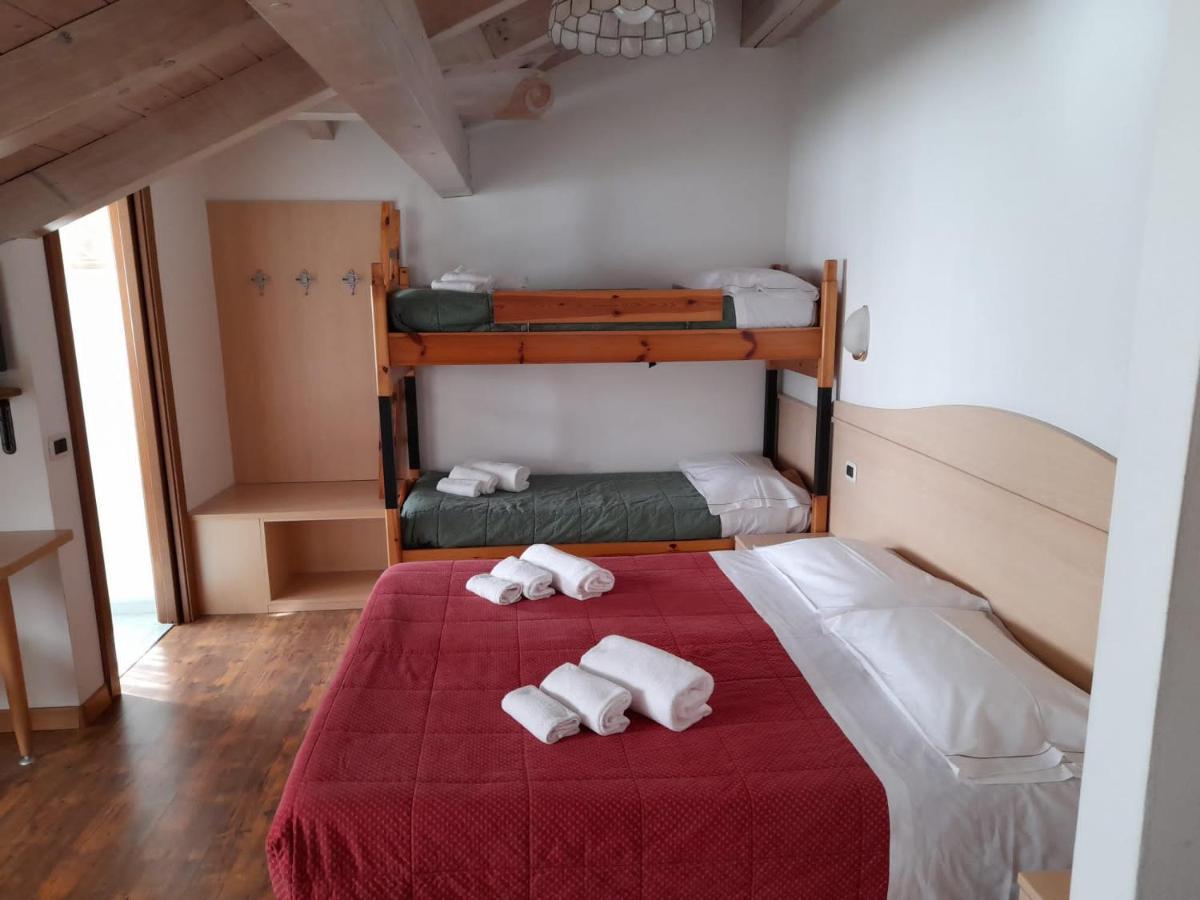 Hotel Garni B&B Maffei ปินโซโล ภายนอก รูปภาพ