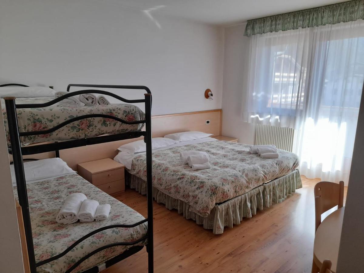 Hotel Garni B&B Maffei ปินโซโล ภายนอก รูปภาพ