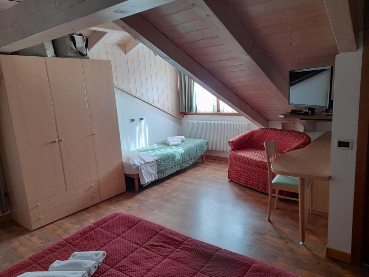 Hotel Garni B&B Maffei ปินโซโล ภายนอก รูปภาพ