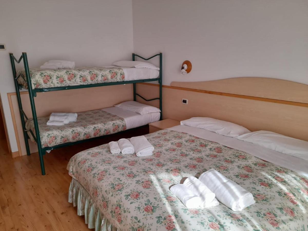Hotel Garni B&B Maffei ปินโซโล ภายนอก รูปภาพ